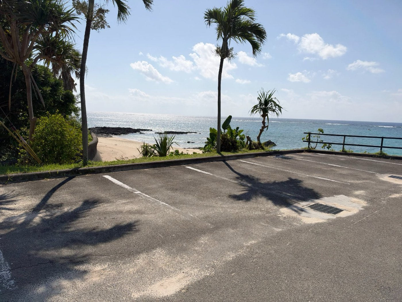 海沿いの道