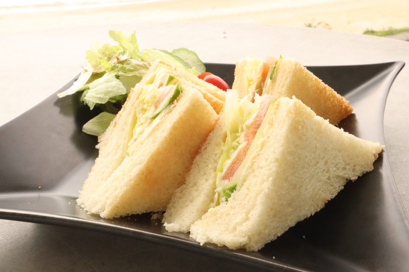 トロけるチーズのホットサンド 